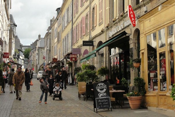 Quimper : Un family office parisien acquiert un immeuble rue Elie Fréron