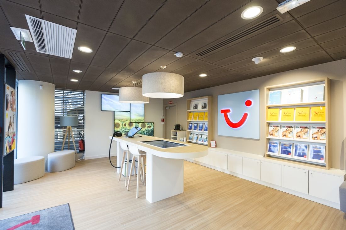 Tui Presente Ses Agences Voyage Nouvelle Generation F